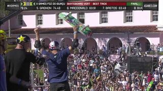 Sandro Dias wins silver in BMX Vert