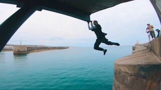 Parkour Water Challenge - DON'T FALL IN! ????????