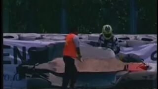 James Winslow Saves Moreno Soeprapto From Oil Spilling Car | Formula3 Sentul2006