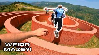 Weird UNSEEN MAZE Parkour Challenge ????????