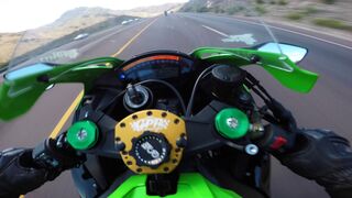 BMW S1000RR vs Kawasaki ZX10R Superbike Street Racing!